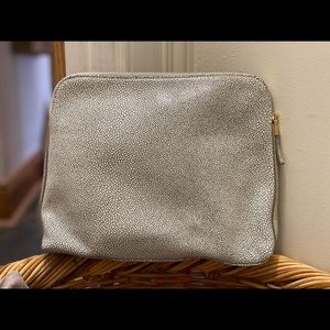 Cosmetic bag or clutch